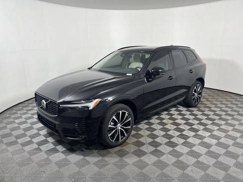 Used 2025 Volvo XC60 B5 Plus w/ Protection Package Premier AWD/4WD image 9