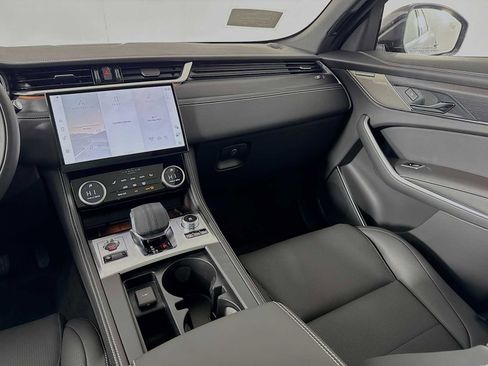 New 2025 Jaguar F-PACE R-Dynamic S image 24
