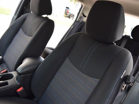 Used 2022 Nissan Leaf SV image 38