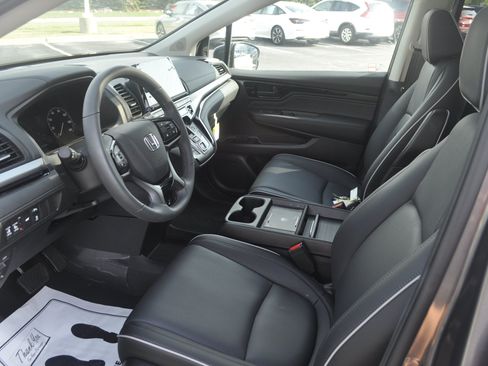Used 2026 Honda Odyssey Touring image 18