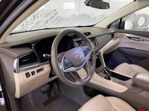 Used 2019 Cadillac XT5 Luxury w/ Trailering Package AWD/4WD image 8