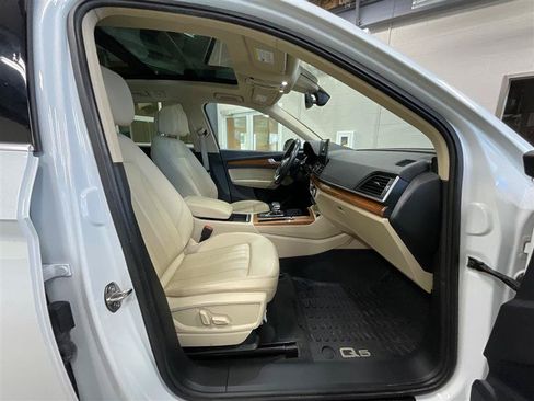 Used 2022 Audi Q5 2.0T Premium AWD/4WD image 29