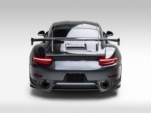 Used 2018 Porsche 911 GT2 RS image 5