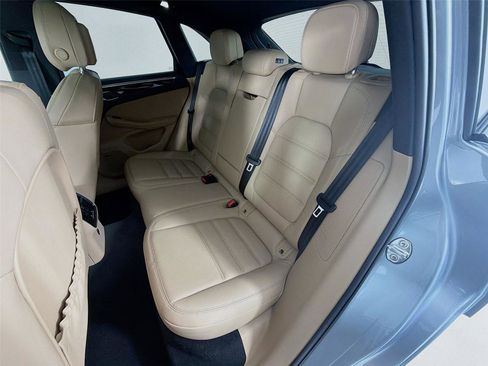 New 2025 Porsche Macan image 21