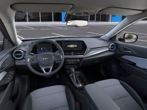 New 2026 Chevrolet Trax LT w/ Driver Confidence Package FWD image 15