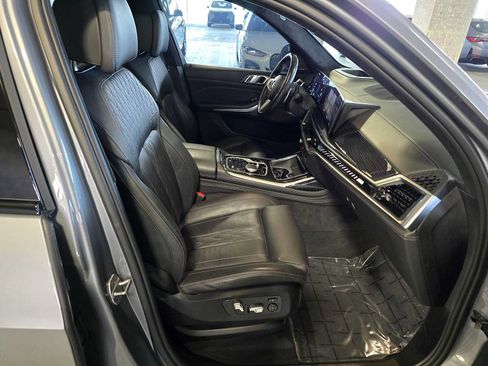 Used 2024 BMW X7 M60i w/ Climate Comfort Package AWD/4WD image 36