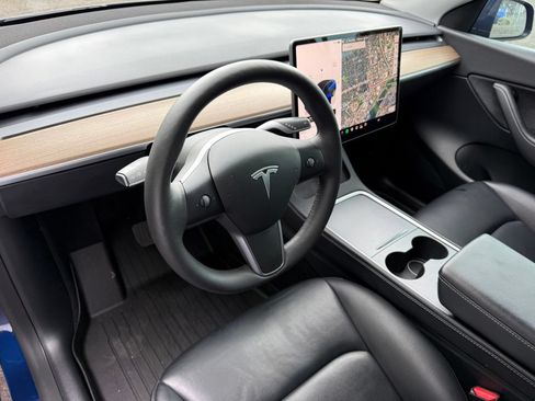 Used 2022 Tesla Model Y Long Range AWD/4WD image 12