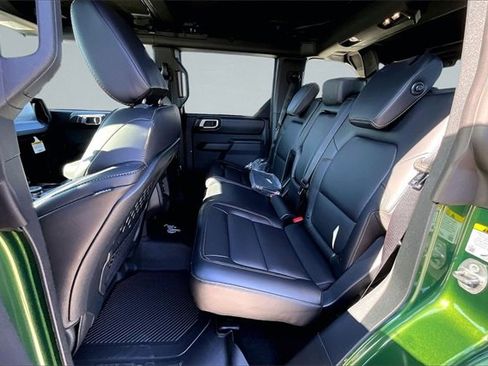 New 2025 Ford Bronco Badlands image 9