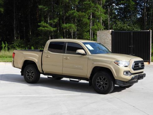 Used 2020 Toyota Tacoma SR5 w/ Technology Package AWD/4WD image 39