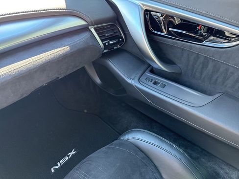 Used 2019 Acura NSX image 33