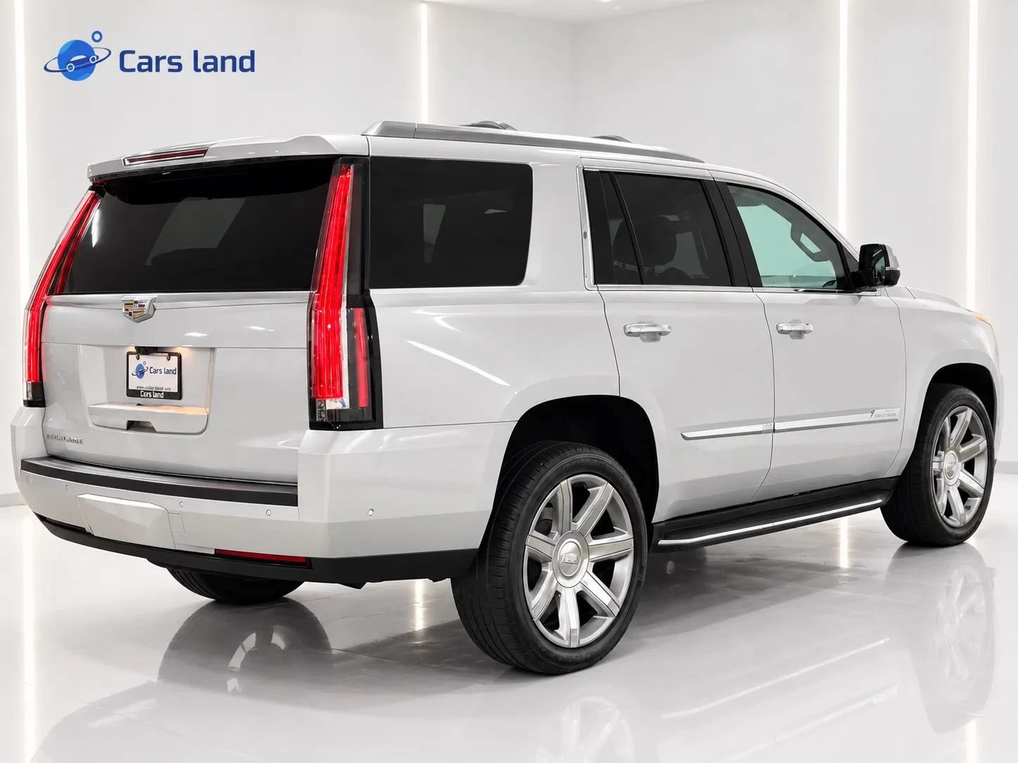Used 2017 Cadillac Escalade Luxury AWD/4WD image 3