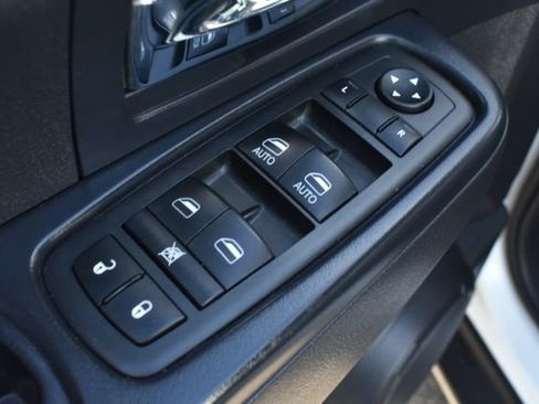 Used 2012 Jeep Liberty Sport AWD/4WD image 17
