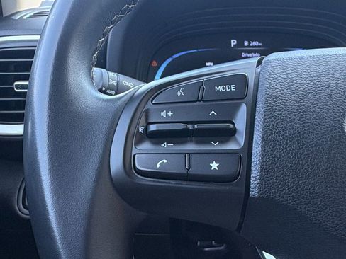 Used 2024 Hyundai Venue SEL image 10