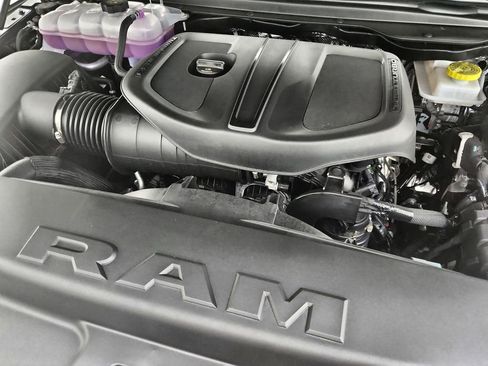 New 2026 RAM 1500 4x4 Crew Cab image 34