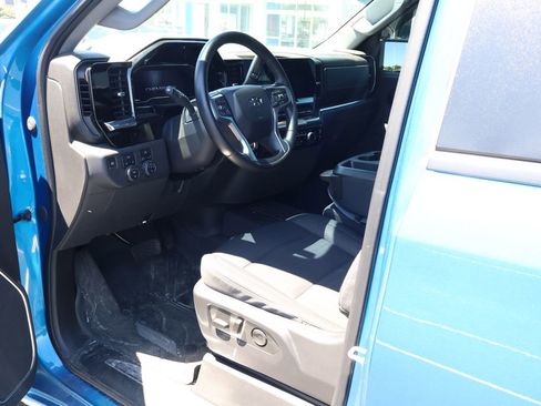 Used 2023 Chevrolet Silverado 1500 RST AWD/4WD image 11