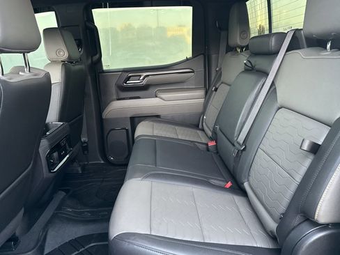 Used 2022 Chevrolet Silverado 1500 ZR2 image 6