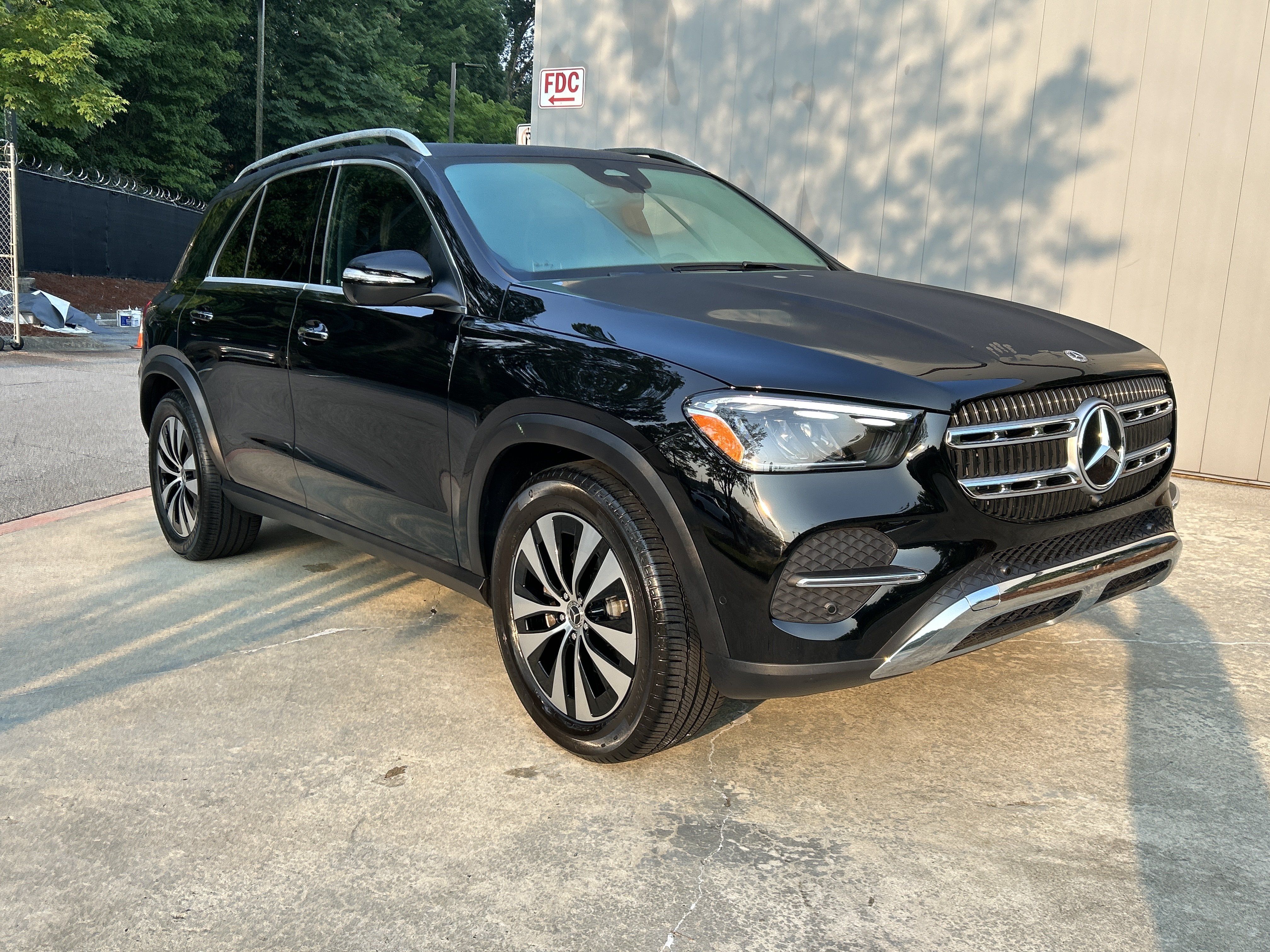 Certified 2025 Mercedes-Benz GLE 350 4MATIC image 4