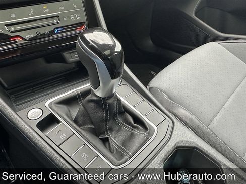 Used 2026 Volkswagen Jetta SE FWD image 16