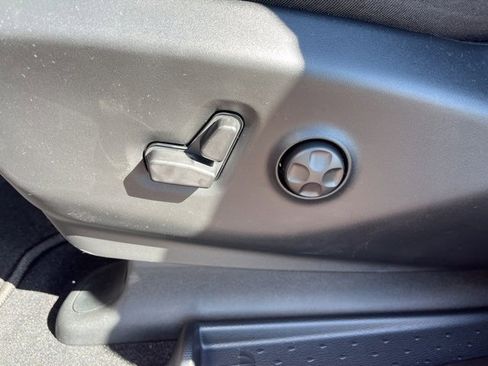 New 2026 Chrysler Pacifica Select image 14