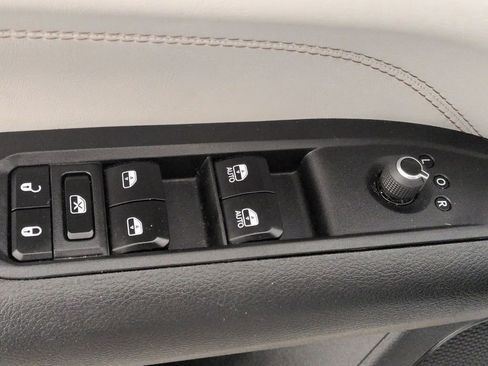 Certified 2023 Jeep Compass Limited image 15