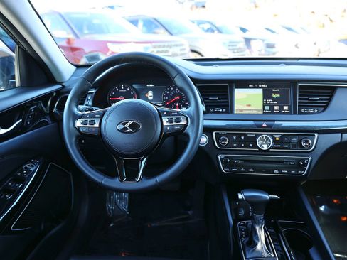 Used 2018 Kia Cadenza Limited w/ Paint Protection Package image 13