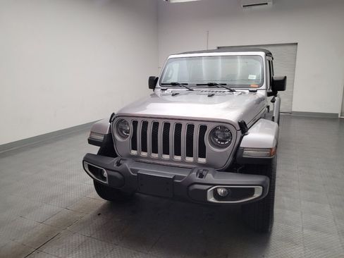 Used 2018 Jeep Wrangler Unlimited Sahara w/ Dual Top Group AWD/4WD image 15