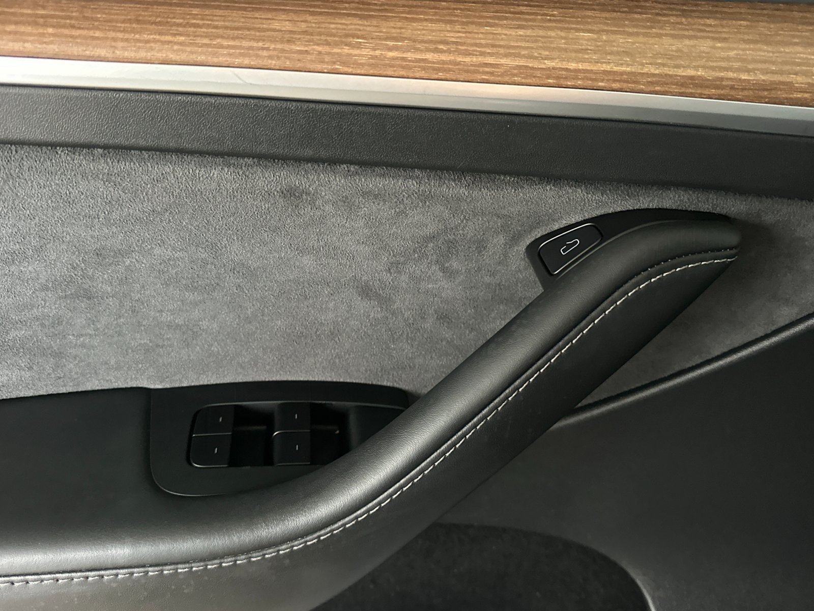 Used 2025 Tesla Model Y Long Range RWD image 10