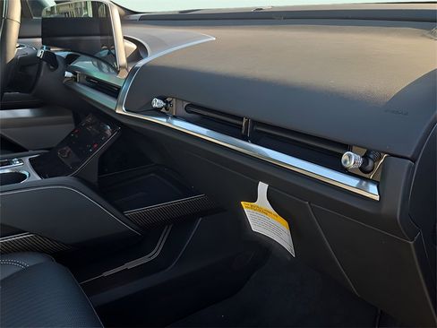 New 2026 Cadillac Vistiq Sport image 12