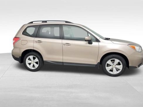 Used 2015 Subaru Forester 2.5i Premium AWD/4WD image 9