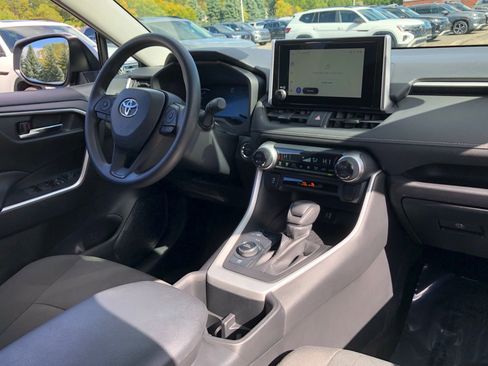 Used 2024 Toyota RAV4 XLE image 17