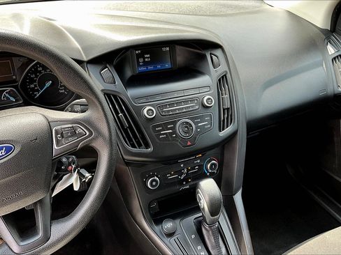 Used 2018 Ford Focus SE image 6