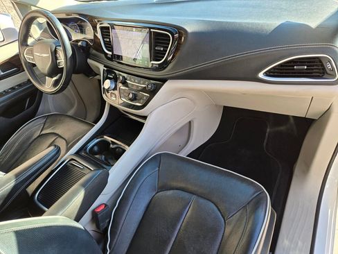 Used 2022 Chrysler Pacifica Limited image 20