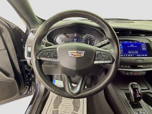 Used 2022 Cadillac XT4 Premium Luxury w/ Enhanced Visibility Package FWD image 13