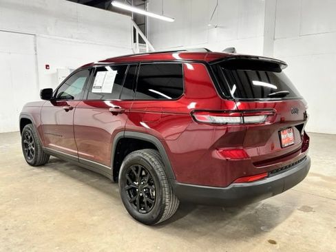 Used 2025 Jeep Grand Cherokee L Altitude RWD image 5