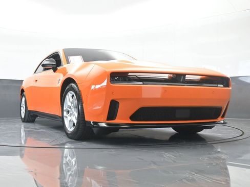 Used 2025 Dodge Charger R/T w/ Sun & Sound Package image 65