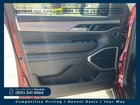 New 2026 Jeep Grand Wagoneer L 4WD image 10