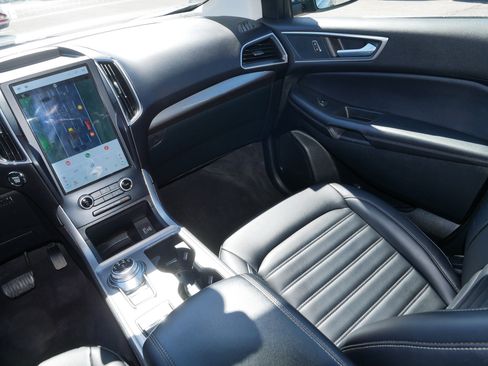 Used 2024 Ford Edge SEL w/ Convenience Package image 11