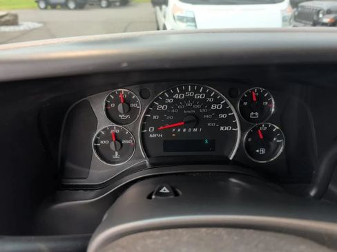 Used 2016 Chevrolet Express 2500 RWD image 8