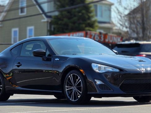Used 2015 Scion FR-S image 3