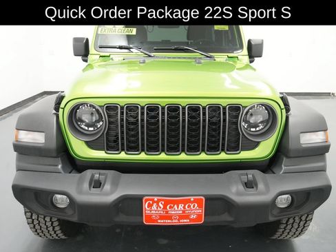 Used 2025 Jeep Wrangler Sport AWD/4WD image 2
