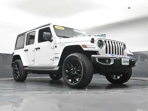 Used 2023 Jeep Wrangler Unlimited Sahara w/ Cold Weather Group AWD/4WD image 25