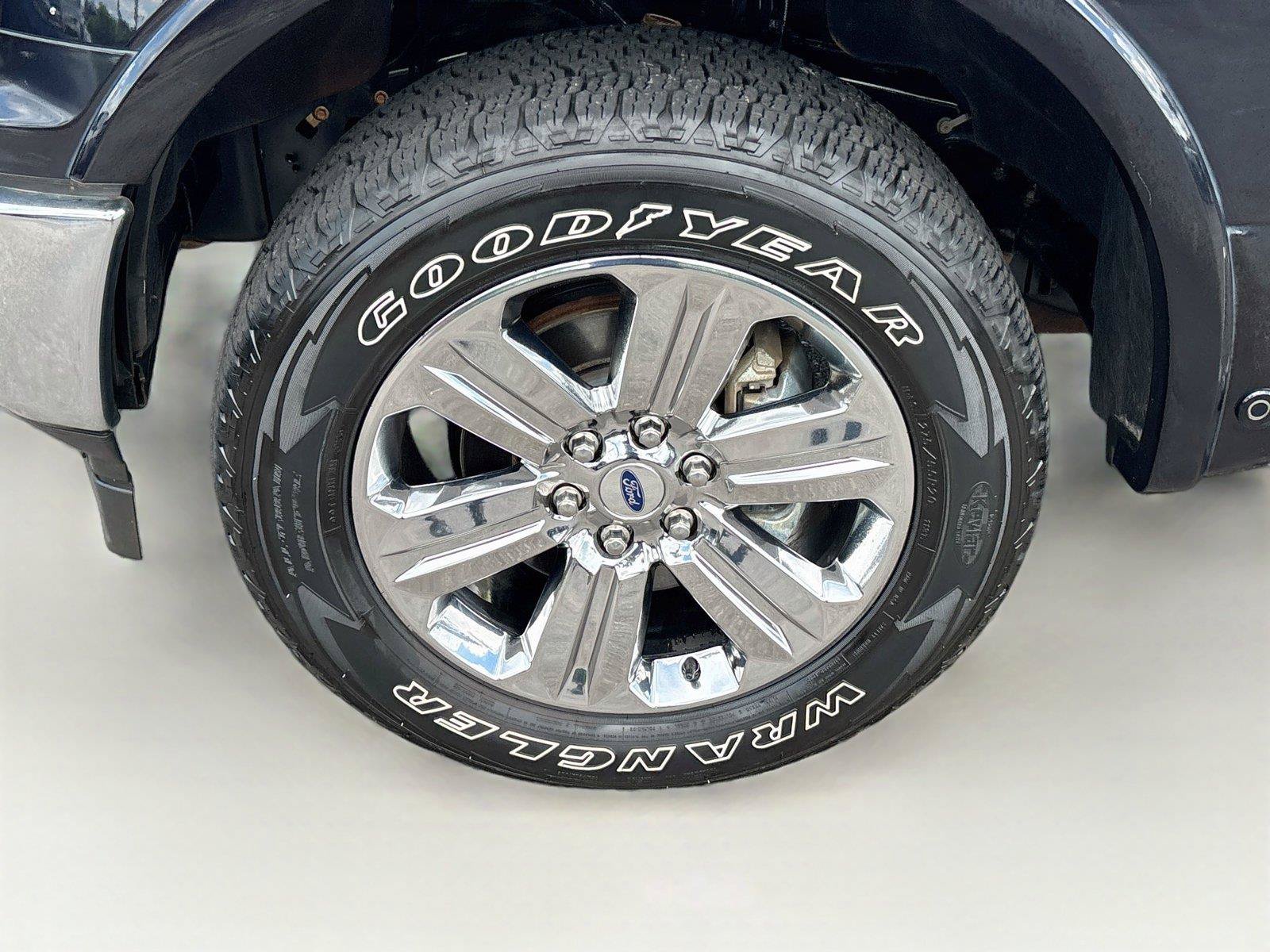 Used 2020 Ford F150 Lariat w/ Equipment Group 502A Luxury AWD/4WD image 32