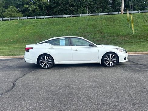 Used 2022 Nissan Altima 2.0 SR FWD image 8
