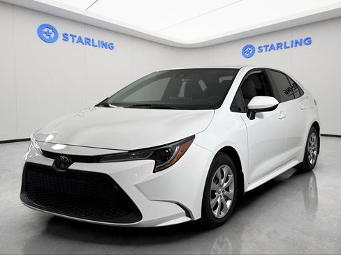 Used 2020 Toyota Corolla LE FWD image 2