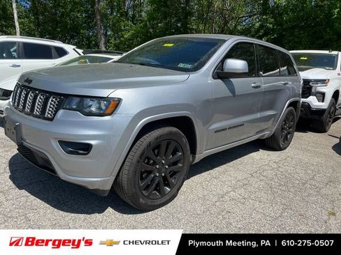 Used 2019 Jeep Grand Cherokee Altitude image 6