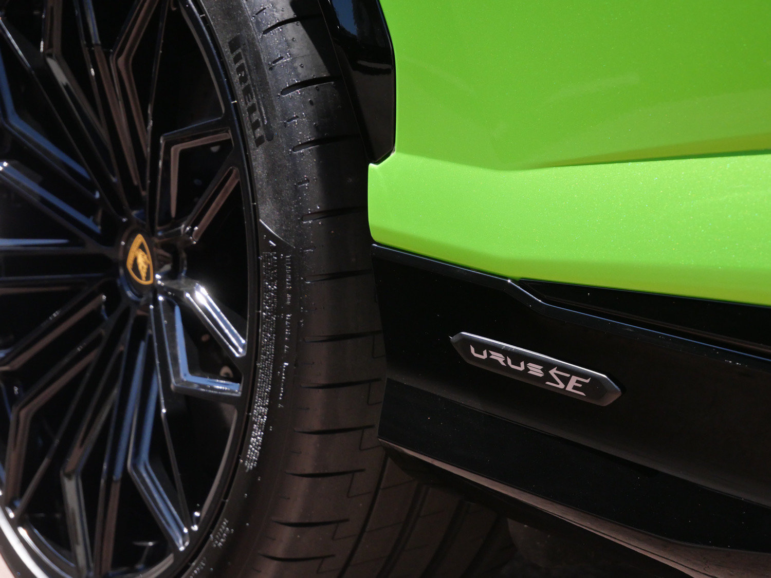 Used 2026 Lamborghini Urus SE AWD/4WD image 12
