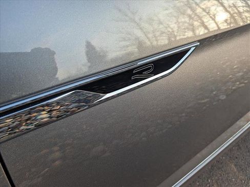 Used 2025 Volkswagen Atlas SEL Premium R-Line image 10