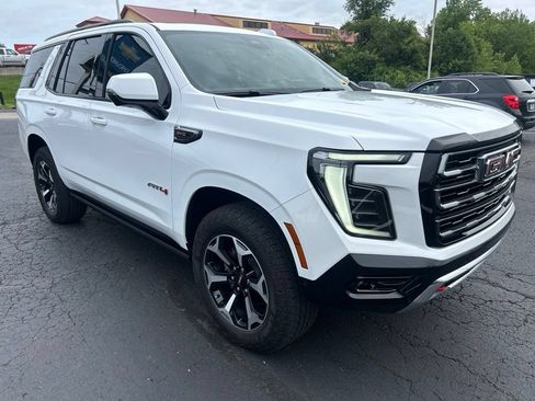 Used 2025 GMC Yukon AT4 w/ AT4 Premium Plus Package AWD/4WD image 3
