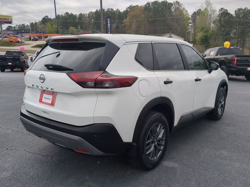 Used 2023 Nissan Rogue S image 5