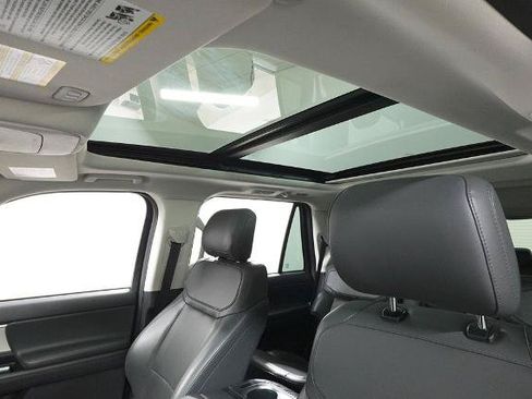 Certified 2025 Ford Expedition Active AWD/4WD image 32
